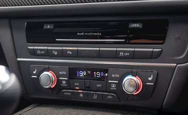 Audi RS6 Avant Performance 20