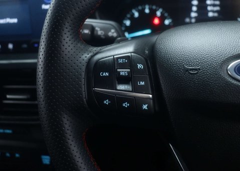 Ford Focus 1.0 Focus ST-Line MHEV Auto 5dr 34