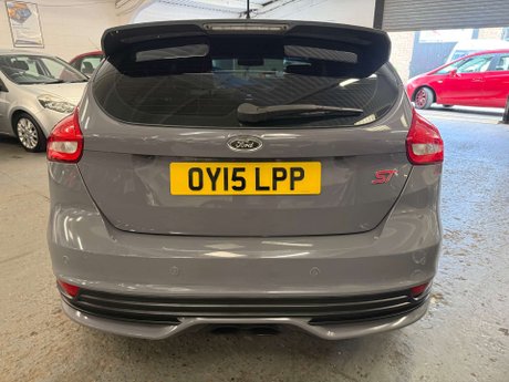 Ford Focus 2.0T EcoBoost ST-3 Hatchback 5dr Petrol Manual Euro 6 (s/s) (250 ps) 6