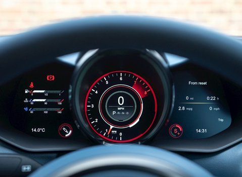 Aston Martin DBS Superleggera 16