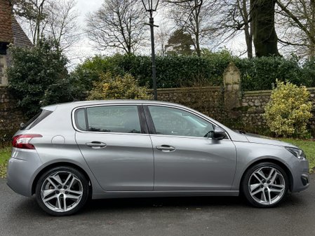 Peugeot 308 E-THP ALLURE 8