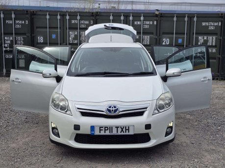 Toyota Auris 1.8 VVT-h T Spirit Hatchback 5dr Petrol Hybrid CVT Euro 5 (s/s) (136 ps) 7
