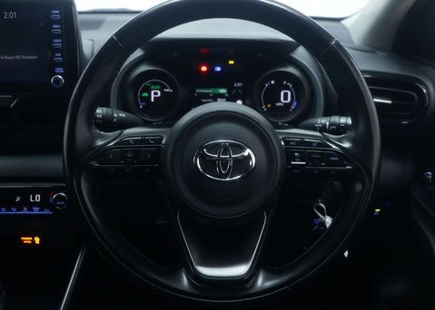 Toyota Yaris 1.5 Yaris Design HEV CVT 5dr 19