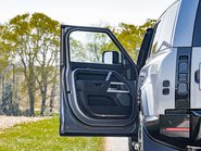 Land Rover Defender 110 Hard Top X-Dynamic HSE 7