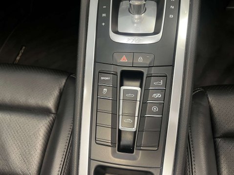 Porsche Macan 3.0 Macan S Semi-Auto 4WD 5dr 52