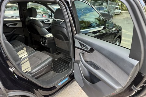 Audi Q7 TDI QUATTRO S LINE - ONE OWNER - PAN ROOF  26