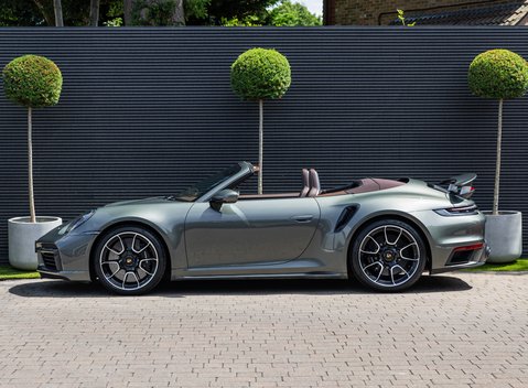 Porsche 911 Turbo S Cabriolet (992) 3