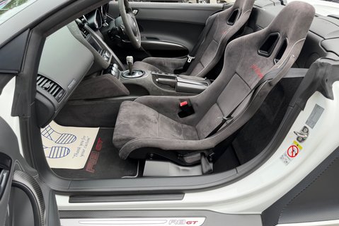Audi R8 GT QUATTRO V10 SPYDER - 1 OF 33 - BUCKET SEATS -CERAMIC BRAKES 3