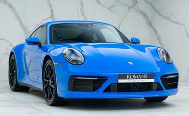 Porsche 911 Carrera (992) 6