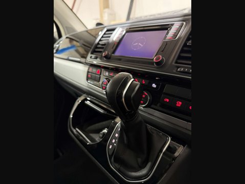 Volkswagen Caravelle 2.0 Caravelle Executive TDI BlueMotion Technology Semi-Auto 5dr 39