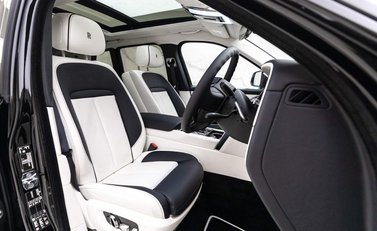 Rolls-Royce Cullinan V12 6