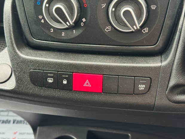 Citroen Relay XLWB L4H2 [SOLD CM] Medium Roof Enterprise Air Con Sensors EURO 6 33
