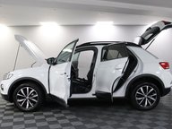 Volkswagen T-Roc DESIGN TSI 6