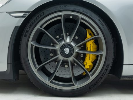 Porsche 911 GT3 Touring (991.2) 