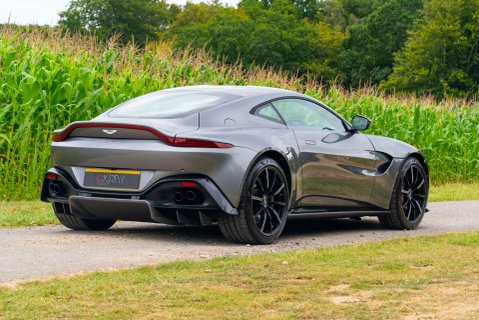 Aston Martin Vantage V8 4