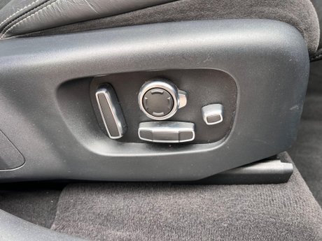 Land Rover Range Rover Velar 2.0 D240 R-Dynamic HSE Auto 4WD Euro 6 (s/s) 5dr 21