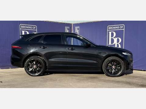 Jaguar F-Pace 2.0 D200 MHEV R-Dynamic Black SUV 5dr Diesel Auto AWD Euro 6 (s/s) (204 ps) 3