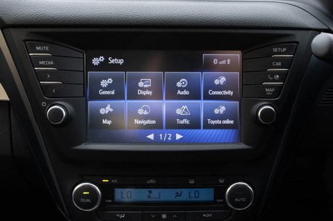 Toyota Avensis VALVEMATIC BUSINESS EDITION 24