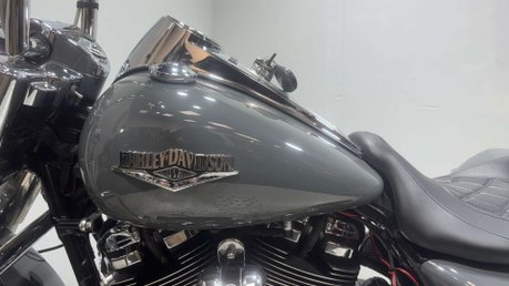 Harley-Davidson Touring 1745 FLHR ROADKING 2017 8K CUSTOM BAGGER MOT 1 OFF BIKE 44