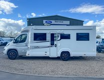 Elddis Majestic 254 2 Belt|4 Berth|Transverse Island Bed|Kitchen|Bathroom|Large Fridge Freezer 5