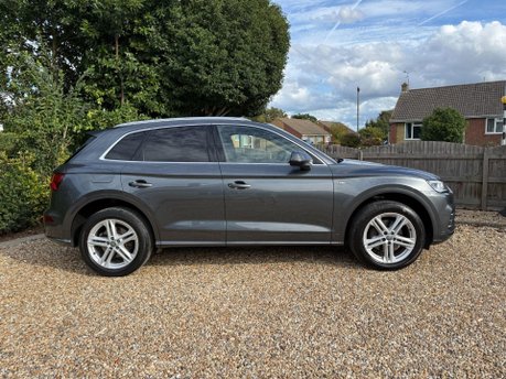 Audi Q5 2.0 TFSI S line S Tronic quattro Euro 6 (s/s) 5dr 4