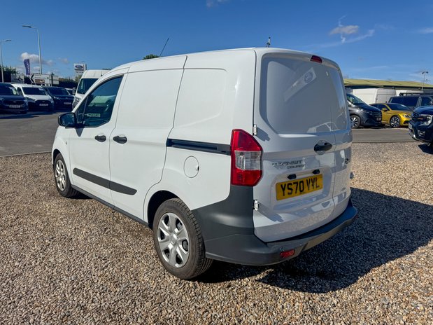 Ford Transit Courier Petrol SWB L1H1 Low Roof Trend EURO 6 10