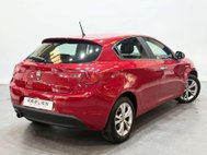 Alfa Romeo Giulietta 1.4 TB MultiAir Lusso Hatchback 5dr Petrol Manual Euro 5 (s/s) (170 bhp) 25