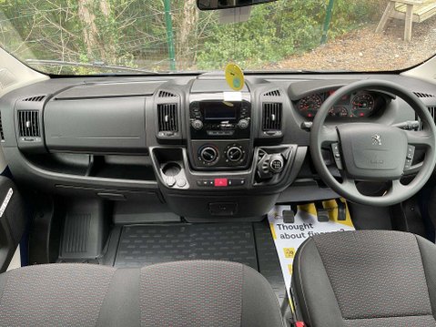Peugeot Boxer HDI 440 L4H2 17seat MINIBUS LITE NON-D1 with full wheelchair ramp. ULEZ E6 4