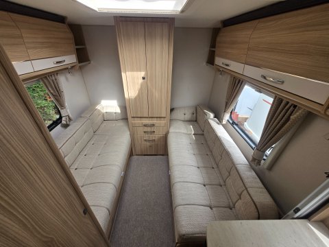 Coachman Vision 570 11
