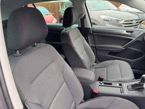 Volkswagen Golf MATCH TDI DSG 59