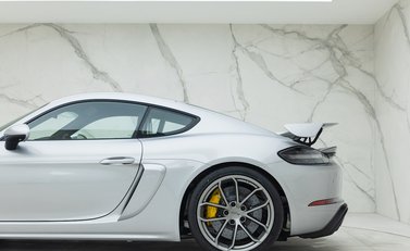 Porsche 718 Cayman GT4 25