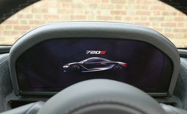 McLaren 720S Luxury 28