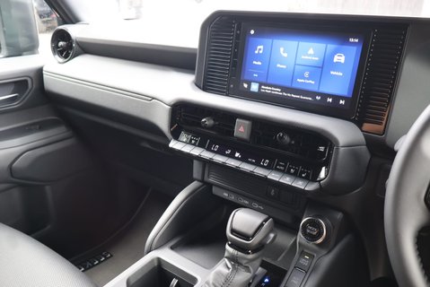 Toyota Land Cruiser BRAND NEW COMMERCIAL WITH A GENUINE REAR SEAT CONVERSION 23