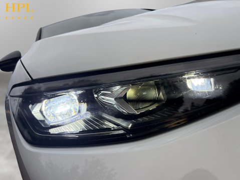 Volkswagen Passat 1.5 TSI eHybrid 19.7kWh R-Line Estate 5dr Petrol Plug-in Hybrid DSG Euro 6 9