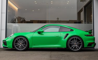 Porsche 911 Turbo S (992) 3