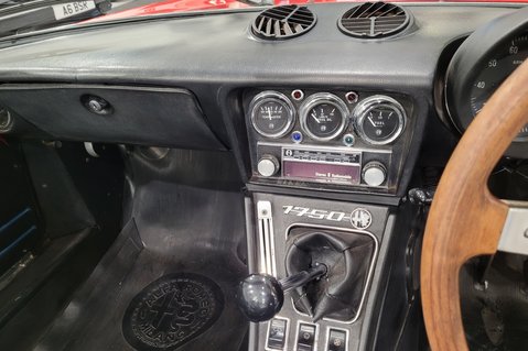 Alfa Romeo Spider 1750 VELOCE 30