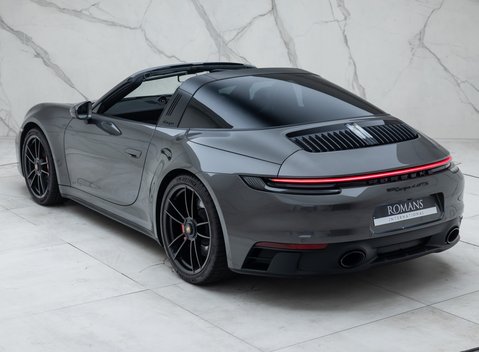 Porsche 911 Targa 4 GTS (992) 15