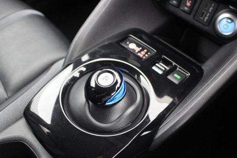 Nissan LEAF 5dr 160kW e+ Tekna 62kWh Automatic 18