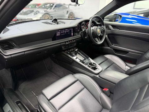 Porsche 911 3.0T 992 Carrera 4S Coupe 2dr Petrol PDK 4WD Euro 6 (s/s) (450 ps) 40