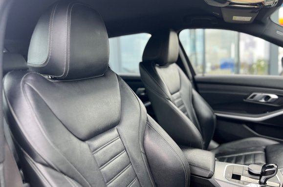 BMW 3 Series 330E M SPORT 17