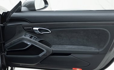 Porsche 911 Targa 4 GTS (991.2) Targa 22