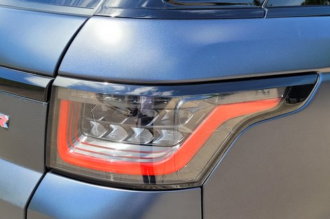 Land Rover Range Rover Sport SVR 16