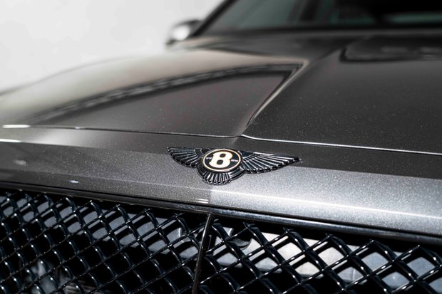 Bentley Bentayga V8. NOW SOLD. SIMILAR REQUIRED. PLEASE CALL 01903 254800. 4