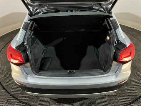 Audi Q2 TDI SPORT 8