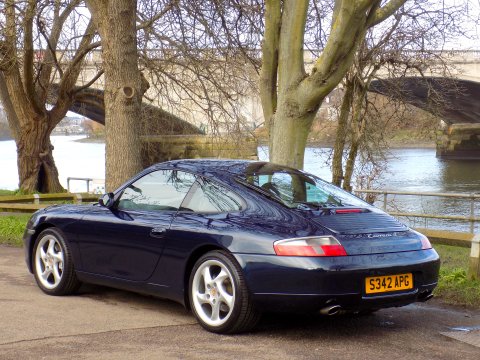Porsche 911 CARRERA 4 2
