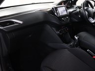 Peugeot 208 PURETECH S/S SIGNATURE 34