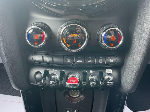 Mini Hatch 1.5 Cooper Steptronic Euro 6 (s/s) 3dr 27