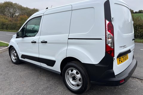 Ford Transit Connect 220 Leader DCIV Selectshift Auto - Sat Nav / 5 Seats / Rear Camera 6