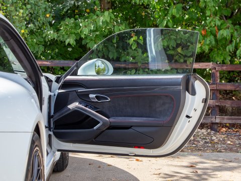 Porsche 911 CARRERA GTS PDK 26