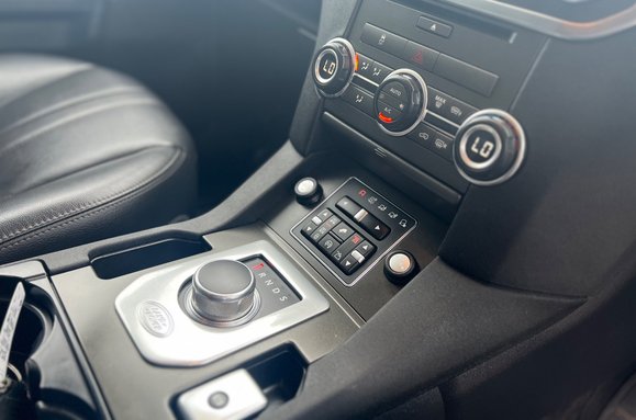 Land Rover Discovery SDV6 SE AUTO 7 SEATER 24